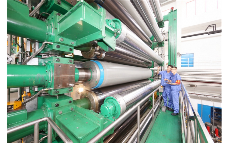 仙鶴股份參與完成的“4575/1000超級壓光機(jī)”項(xiàng)目 榮獲2018年度中國輕工業(yè)聯(lián)合會科學(xué)技術(shù)進(jìn)步一等獎(jiǎng)